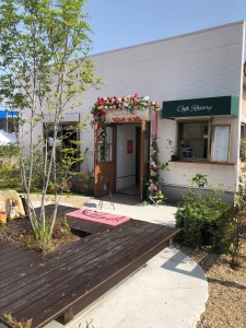 仁田脇バラ園併設のカフェ「n.rosary　エヌローザリー」